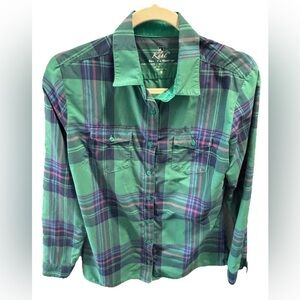 Kuhl Nylon Shirt Women’s M Button Down Long Sleeve Green Plaid Outdoors Hiking